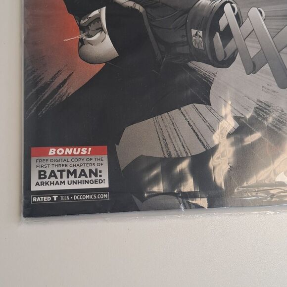 Batman Endgame DC Comic Issue #36 Loot Crate Exclusive - Picture 3 of 4